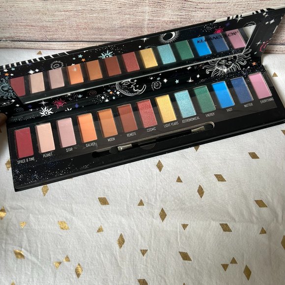 Kleancolor "My Whole Universe" Eyeshadow Palette - Picture 1 of 3